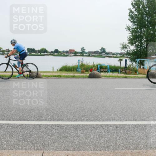 15.06.2025 - 27. Vierlanden-Triathlon H.Heesch http://msf.ph/oto/8029542 15.06.2025 10:30:53 Radfahren 51, 553, 572 meine-sportfotos.de