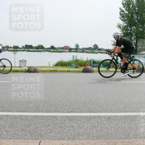 15.06.2025 - 27. Vierlanden-Triathlon H.Heesch http://msf.ph/oto/8029554 15.06.2025 10:30:53 Radfahren 51, 553, 572 meine-sportfotos.de
