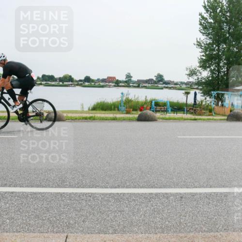 15.06.2025 - 27. Vierlanden-Triathlon H.Heesch http://msf.ph/oto/8029561 15.06.2025 10:30:54 Radfahren 51, 553, 572 meine-sportfotos.de