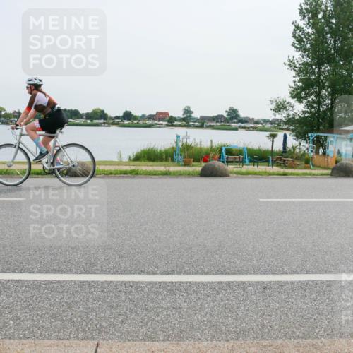 15.06.2025 - 27. Vierlanden-Triathlon H.Heesch http://msf.ph/oto/8029577 15.06.2025 10:31:01 Radfahren 135, 207, 303, 474 meine-sportfotos.de