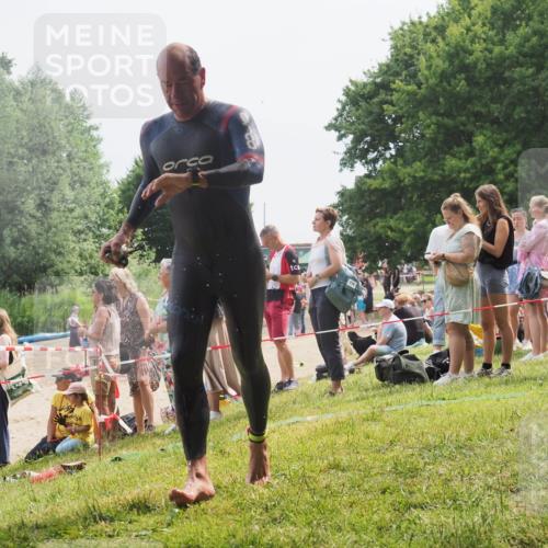 15.06.2025 - 27. Vierlanden-Triathlon KatJ http://msf.ph/oto/8029580 15.06.2025 11:05:36 Schwimmen 840, 854, 866 meine-sportfotos.de