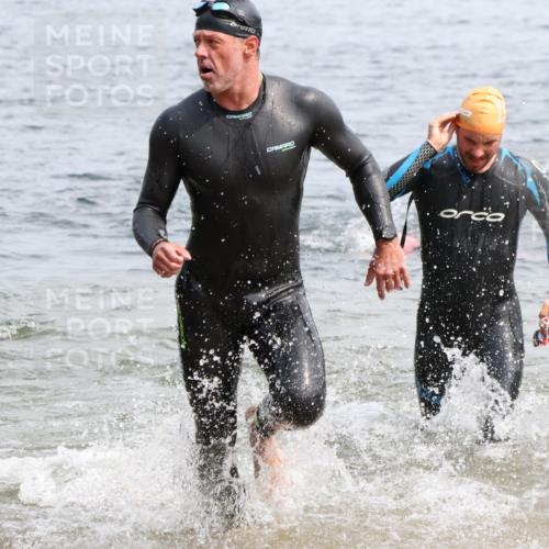 15.06.2025 - 27. Vierlanden-Triathlon Lena Gebhardt http://msf.ph/oto/8029600 15.06.2025 11:05:53 Schwimmen 670, 779, 819, 837 meine-sportfotos.de