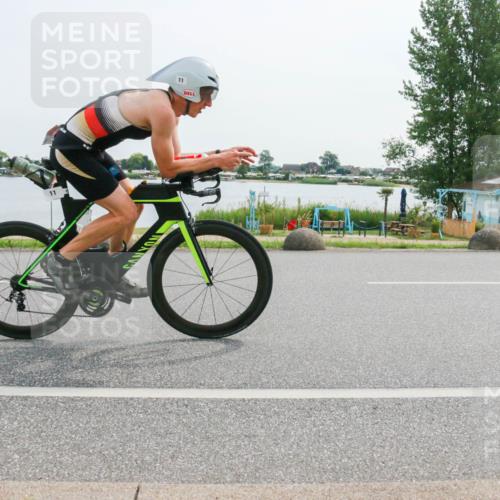 15.06.2025 - 27. Vierlanden-Triathlon H.Heesch http://msf.ph/oto/8029601 15.06.2025 10:31:06 Radfahren 11, 111, 135, 303, 356, 474 meine-sportfotos.de