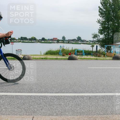 21.06.2025 - 27. Vierlanden-Triathlon H.Heesch http://msf.ph/oto/8029613 15.06.2025 11:28:43 Radfahren 661, 742, 942, 965, 967 meine-sportfotos.de