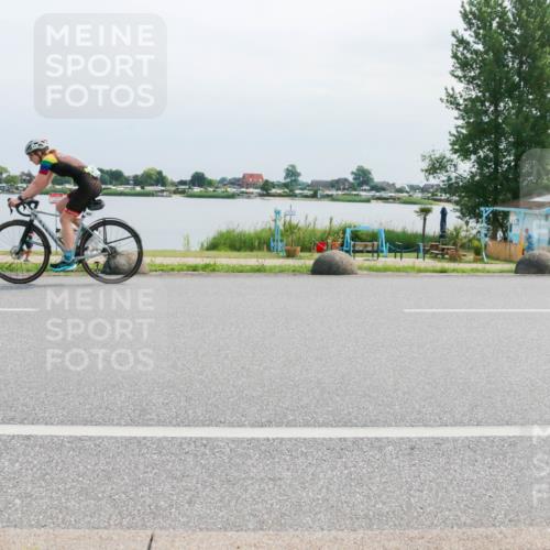 21.06.2025 - 27. Vierlanden-Triathlon H.Heesch http://msf.ph/oto/8029620 15.06.2025 11:28:47 Radfahren 72, 661, 909 meine-sportfotos.de