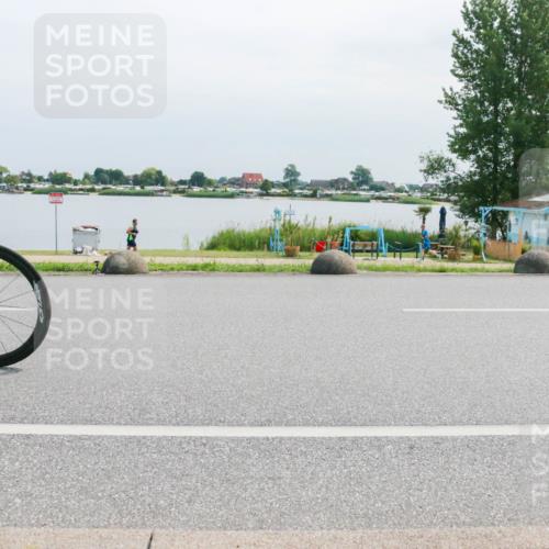 21.06.2025 - 27. Vierlanden-Triathlon H.Heesch http://msf.ph/oto/8029627 15.06.2025 11:28:49 Radfahren 72, 909 meine-sportfotos.de