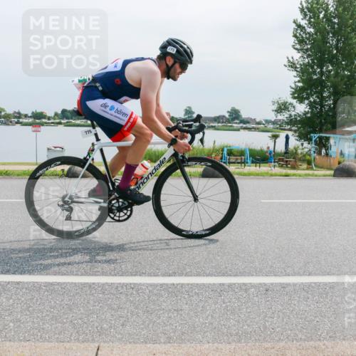 21.06.2025 - 27. Vierlanden-Triathlon H.Heesch http://msf.ph/oto/8029632 15.06.2025 11:28:49 Radfahren 72, 909 meine-sportfotos.de