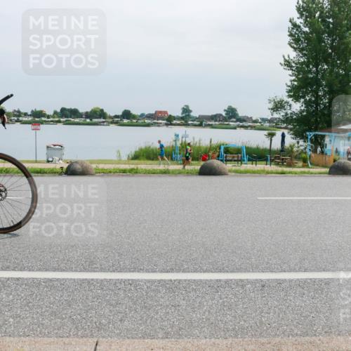 21.06.2025 - 27. Vierlanden-Triathlon H.Heesch http://msf.ph/oto/8029635 15.06.2025 11:28:52 Radfahren 72, 909 meine-sportfotos.de