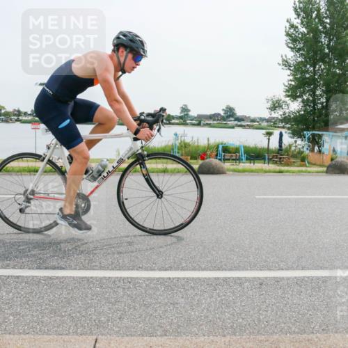 15.06.2025 - 27. Vierlanden-Triathlon H.Heesch http://msf.ph/oto/8029639 15.06.2025 10:31:07 Radfahren 11, 111, 135, 303, 356, 474 meine-sportfotos.de