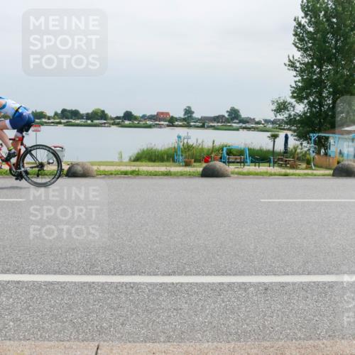 21.06.2025 - 27. Vierlanden-Triathlon H.Heesch http://msf.ph/oto/8029675 15.06.2025 11:29:08 Radfahren 247, 849, 915, 976 meine-sportfotos.de