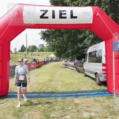 21.06.2025 - 27. Vierlanden-Triathlon MichiJ http://msf.ph/oto/8029699 15.06.2026 12:24:06 Ziel  meine-sportfotos.de