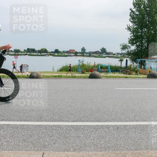 21.06.2025 - 27. Vierlanden-Triathlon H.Heesch http://msf.ph/oto/8029709 15.06.2025 11:29:18 Radfahren 638, 815, 901 meine-sportfotos.de