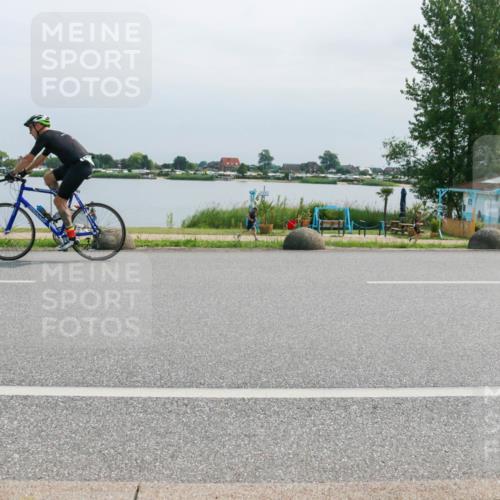 21.06.2025 - 27. Vierlanden-Triathlon H.Heesch http://msf.ph/oto/8029719 15.06.2025 11:29:21 Radfahren 638, 815, 834 meine-sportfotos.de