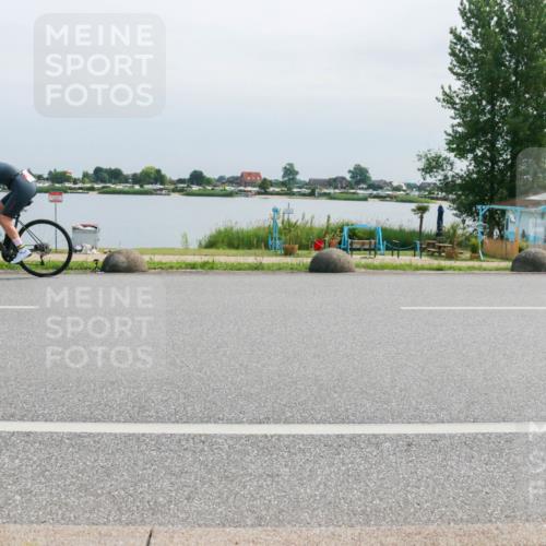21.06.2025 - 27. Vierlanden-Triathlon H.Heesch http://msf.ph/oto/8029746 15.06.2025 11:29:32 Radfahren 218, 695, 878, 880 meine-sportfotos.de