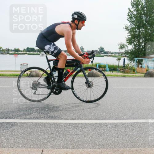 15.06.2025 - 27. Vierlanden-Triathlon H.Heesch http://msf.ph/oto/8029798 15.06.2025 10:31:17 Radfahren 255, 267, 297, 310, 335, 578 meine-sportfotos.de