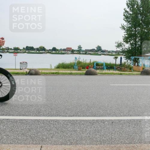 15.06.2025 - 27. Vierlanden-Triathlon H.Heesch http://msf.ph/oto/8029818 15.06.2025 10:31:21 Radfahren 2, 178, 255, 267, 335, 578 meine-sportfotos.de