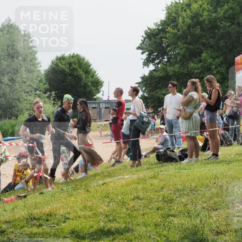 15.06.2025 - 27. Vierlanden-Triathlon KatJ http://msf.ph/oto/8029831 15.06.2025 11:06:06 Schwimmen 670, 779, 817, 819, 855 meine-sportfotos.de