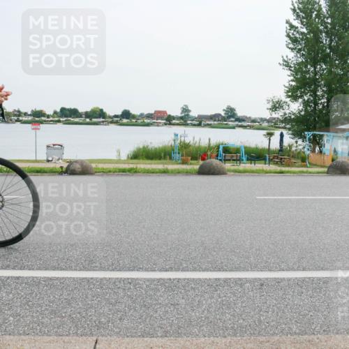 15.06.2025 - 27. Vierlanden-Triathlon H.Heesch http://msf.ph/oto/8029871 15.06.2025 10:31:54 Radfahren 88, 159, 280 meine-sportfotos.de