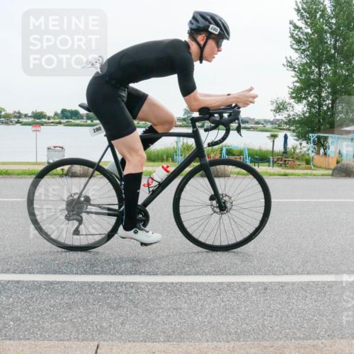 15.06.2025 - 27. Vierlanden-Triathlon H.Heesch http://msf.ph/oto/8029874 15.06.2025 10:31:55 Radfahren 159, 280 meine-sportfotos.de