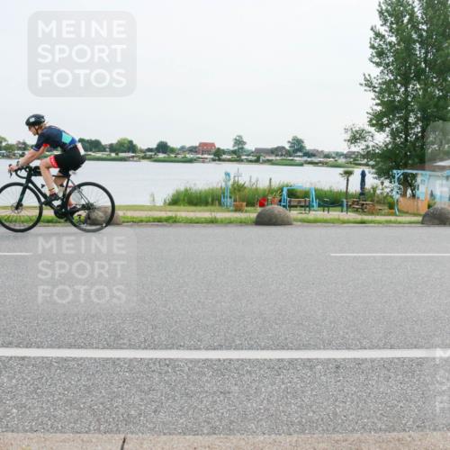 15.06.2025 - 27. Vierlanden-Triathlon H.Heesch http://msf.ph/oto/8029893 15.06.2025 10:32:01 Radfahren 159, 223, 273, 603 meine-sportfotos.de