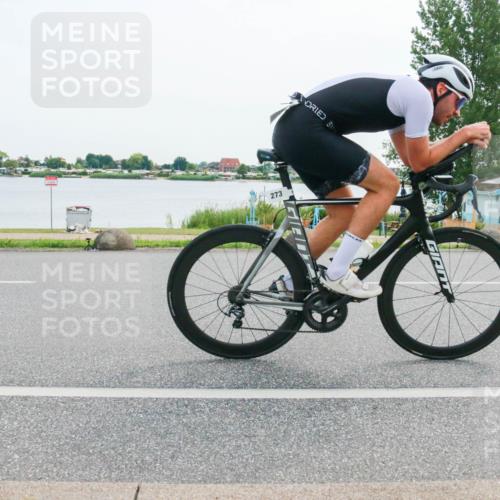 15.06.2025 - 27. Vierlanden-Triathlon H.Heesch http://msf.ph/oto/8029904 15.06.2025 10:32:01 Radfahren 159, 223, 273, 603 meine-sportfotos.de