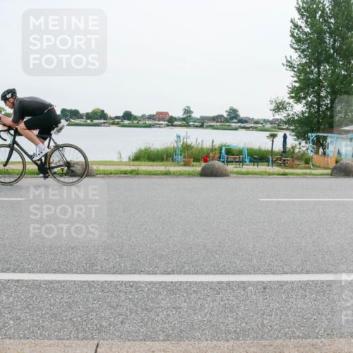 15.06.2025 - 27. Vierlanden-Triathlon H.Heesch http://msf.ph/oto/8029906 15.06.2025 10:32:03 Radfahren 30, 223, 273, 354, 603 meine-sportfotos.de