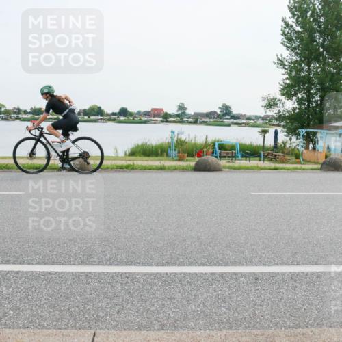 15.06.2025 - 27. Vierlanden-Triathlon H.Heesch http://msf.ph/oto/8029913 15.06.2025 10:32:07 Radfahren 30, 223, 354, 500 meine-sportfotos.de