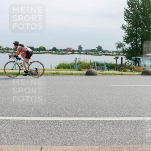 21.06.2025 - 27. Vierlanden-Triathlon H.Heesch http://msf.ph/oto/8029924 15.06.2025 11:29:36 Radfahren 218, 224, 695, 878, 880 meine-sportfotos.de