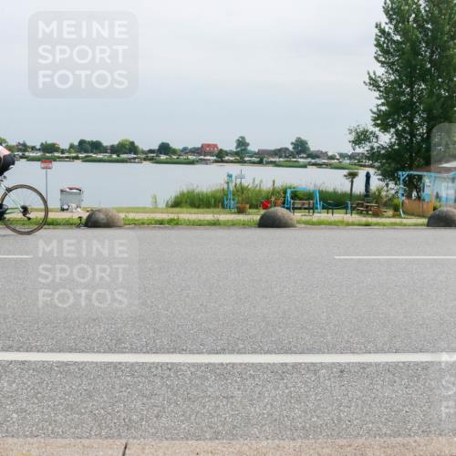 21.06.2025 - 27. Vierlanden-Triathlon H.Heesch http://msf.ph/oto/8029927 15.06.2025 11:29:36 Radfahren 218, 224, 695, 878, 880 meine-sportfotos.de