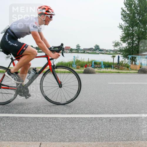 15.06.2025 - 27. Vierlanden-Triathlon H.Heesch http://msf.ph/oto/8029935 15.06.2025 10:32:07 Radfahren 30, 223, 354, 500 meine-sportfotos.de