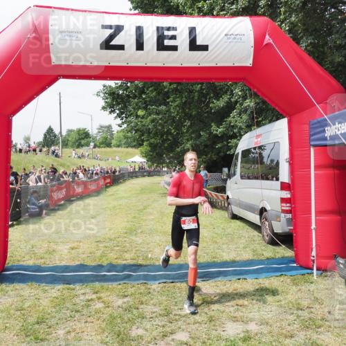 21.06.2025 - 27. Vierlanden-Triathlon MichiJ http://msf.ph/oto/8029948 15.06.2026 12:27:23 Ziel 80 meine-sportfotos.de