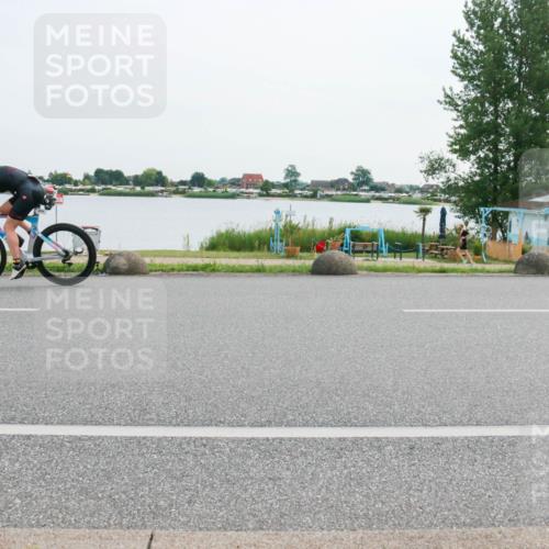 15.06.2025 - 27. Vierlanden-Triathlon H.Heesch http://msf.ph/oto/8029989 15.06.2025 10:32:24 Radfahren 214 meine-sportfotos.de