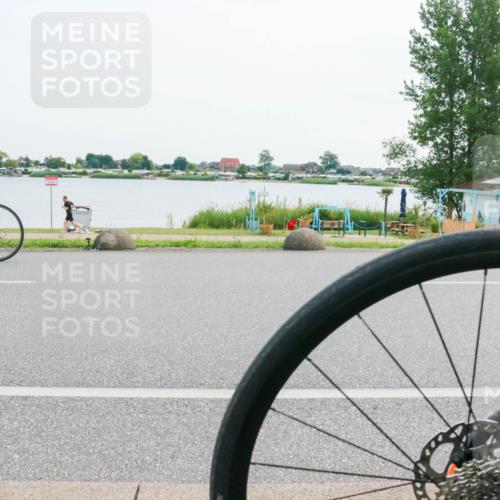 15.06.2025 - 27. Vierlanden-Triathlon H.Heesch http://msf.ph/oto/8030001 15.06.2025 10:32:28 Radfahren 214, 538 meine-sportfotos.de