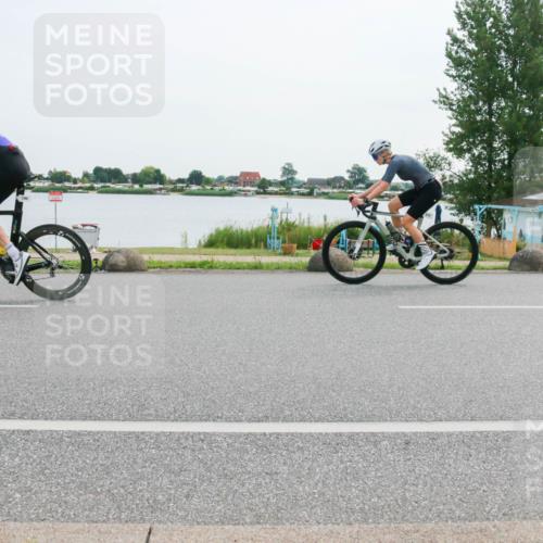15.06.2025 - 27. Vierlanden-Triathlon H.Heesch http://msf.ph/oto/8030006 15.06.2025 10:32:31 Radfahren 194, 212, 214, 538 meine-sportfotos.de