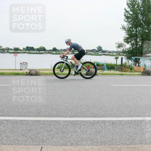 15.06.2025 - 27. Vierlanden-Triathlon H.Heesch http://msf.ph/oto/8030011 15.06.2025 10:32:31 Radfahren 194, 212, 214, 538 meine-sportfotos.de