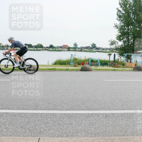 15.06.2025 - 27. Vierlanden-Triathlon H.Heesch http://msf.ph/oto/8030016 15.06.2025 10:32:31 Radfahren 194, 212, 214, 538 meine-sportfotos.de