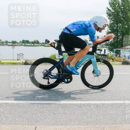 21.06.2025 - 27. Vierlanden-Triathlon H.Heesch http://msf.ph/oto/8030029 15.06.2025 11:29:56 Radfahren 656, 730, 932, 936 meine-sportfotos.de