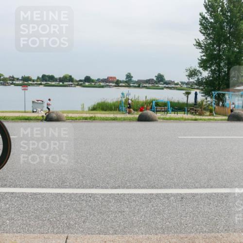 21.06.2025 - 27. Vierlanden-Triathlon H.Heesch http://msf.ph/oto/8030034 15.06.2025 11:29:58 Radfahren 656, 730, 932 meine-sportfotos.de