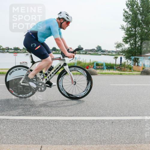 15.06.2025 - 27. Vierlanden-Triathlon H.Heesch http://msf.ph/oto/8030077 15.06.2025 10:32:42 Radfahren 12, 204, 209, 219, 261, 327, 498 meine-sportfotos.de