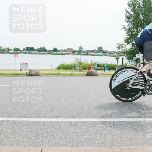 15.06.2025 - 27. Vierlanden-Triathlon H.Heesch http://msf.ph/oto/8030082 15.06.2025 10:32:43 Radfahren 12, 204, 209, 219, 261, 318, 327, 498 meine-sportfotos.de