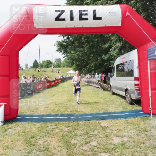 21.06.2025 - 27. Vierlanden-Triathlon MichiJ http://msf.ph/oto/8030094 15.06.2026 12:33:35 Ziel 85 meine-sportfotos.de