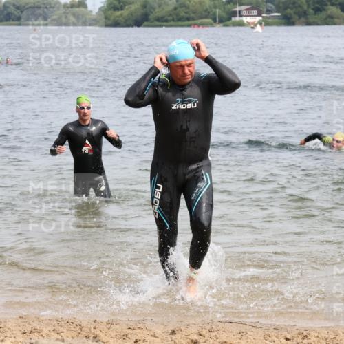 15.06.2025 - 27. Vierlanden-Triathlon Lena Gebhardt http://msf.ph/oto/8030124 15.06.2025 11:06:47 Schwimmen 805, 824, 844, 860, 871 meine-sportfotos.de