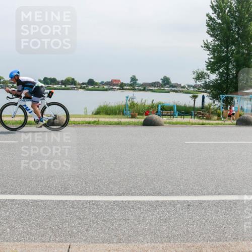 21.06.2025 - 27. Vierlanden-Triathlon H.Heesch http://msf.ph/oto/8030146 15.06.2025 11:30:13 Radfahren 676, 726, 735, 930, 973 meine-sportfotos.de
