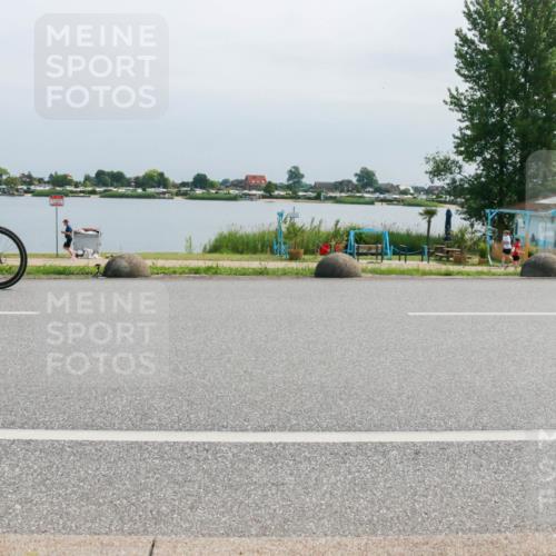 21.06.2025 - 27. Vierlanden-Triathlon H.Heesch http://msf.ph/oto/8030151 15.06.2025 11:30:13 Radfahren 676, 726, 735, 930, 973 meine-sportfotos.de