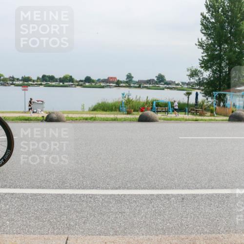 21.06.2025 - 27. Vierlanden-Triathlon H.Heesch http://msf.ph/oto/8030160 15.06.2025 11:30:16 Radfahren 735, 736, 930, 940, 973 meine-sportfotos.de