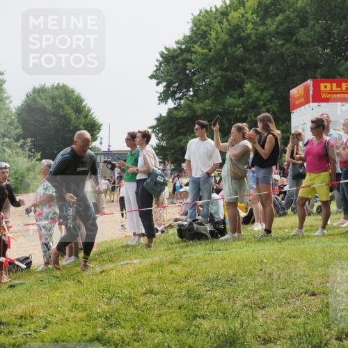 15.06.2025 - 27. Vierlanden-Triathlon KatJ http://msf.ph/oto/8030191 15.06.2025 11:06:54 Schwimmen 805, 824, 844, 860, 871 meine-sportfotos.de