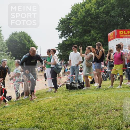 15.06.2025 - 27. Vierlanden-Triathlon KatJ http://msf.ph/oto/8030193 15.06.2025 11:06:54 Schwimmen 805, 824, 844, 860, 871 meine-sportfotos.de