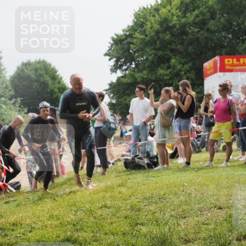 15.06.2025 - 27. Vierlanden-Triathlon KatJ http://msf.ph/oto/8030200 15.06.2025 11:06:55 Schwimmen 805, 824, 844, 860, 871 meine-sportfotos.de