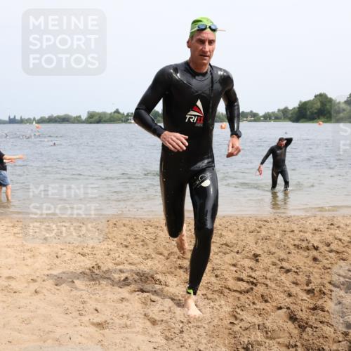 15.06.2025 - 27. Vierlanden-Triathlon Lena Gebhardt http://msf.ph/oto/8030214 15.06.2025 11:06:55 Schwimmen 805, 824, 844, 853, 860, 871, 874 meine-sportfotos.de
