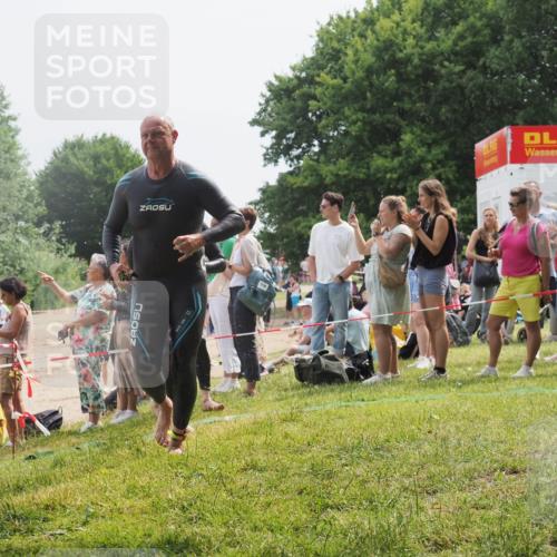 15.06.2025 - 27. Vierlanden-Triathlon KatJ http://msf.ph/oto/8030218 15.06.2025 11:06:56 Schwimmen 805, 824, 844, 860, 871 meine-sportfotos.de